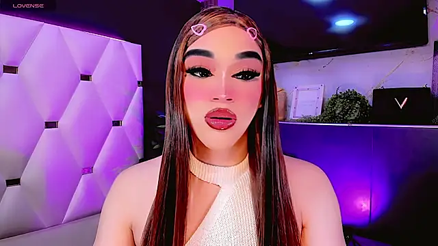 Snapshot of Camila_Vasquezz1 chatting on June 15, 11:54 am Camila Vasquezz1 online show from June 15, 11:54 am