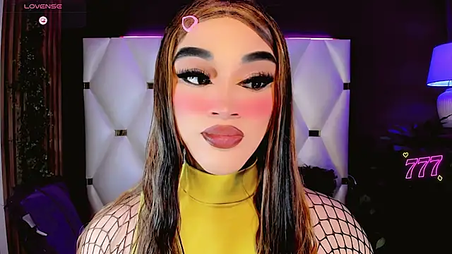 Snapshot of Camila_Vasquezz1 chatting on June 9, 11:55 am Camila Vasquezz1 online show from June 9, 11:55 am
