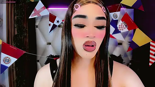 Snapshot of Camila_Vasquezz1 chatting on June 12, 11:19 am Camila Vasquezz1 online show from June 12, 11:19 am