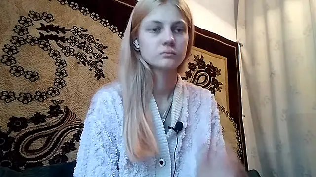 LunaLaday online show from May 16, 2:43 am