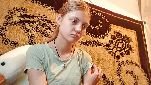 LunaLaday online show from June 6, 3:23 am
