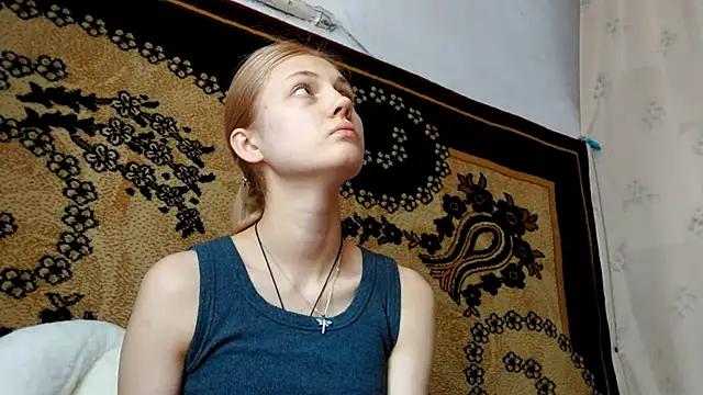LunaLaday online show from June 12, 2:53 am