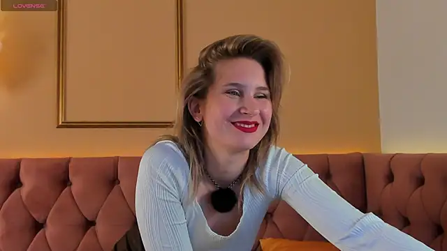 Lilianadaniels online show from July 16, 1:24 am