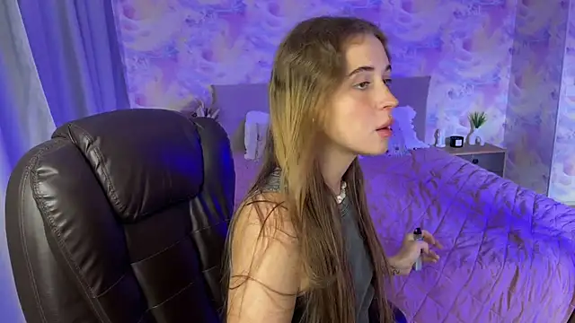 Tiana Belle online show from June 26, 1:33 am