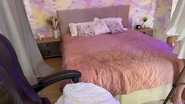 Tiana Belle online show from June 10, 1:18 am