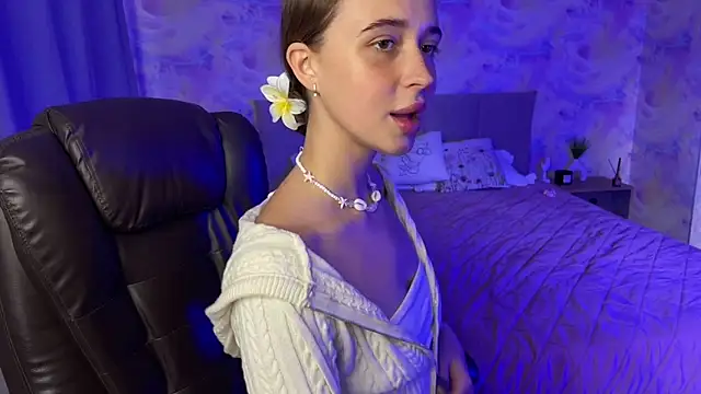 Tiana Belle online show from May 16, 1:04 am