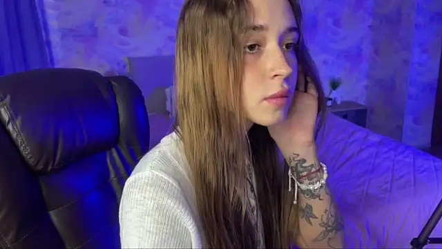 Tiana Belle online show from May 22, 1:14 am