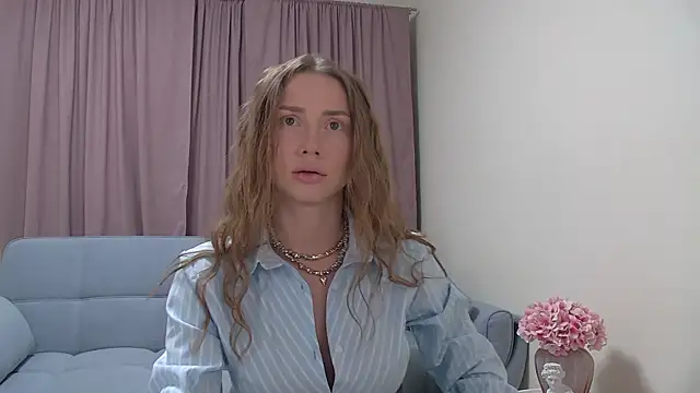 Snapshot of LoraVey chatting on May 29, 7:31 pm LoraVey online show from May 29, 7:31 pm
