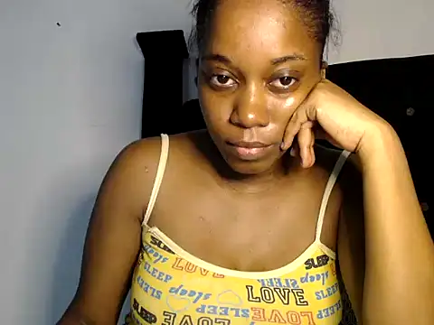 Snapshot of Enchantriss chatting on October 18, 12:23 am Enchantriss online show from October 18, 12:23 am