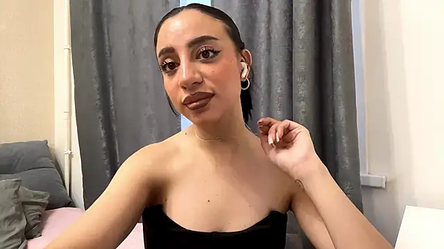 AngellaBarbini online show from April 27, 1:09 pm