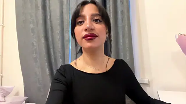 AngellaBarbini online show from June 28, 2:34 pm