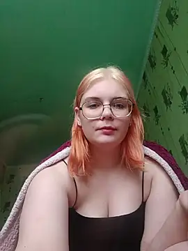LoisFox online show from May 11, 4:36 am