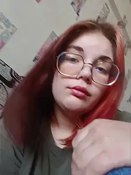LoisFox online show from May 6, 11:58 am