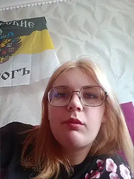 LoisFox online show from June 11, 8:44 am