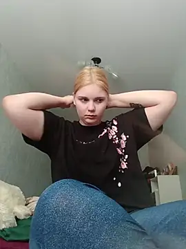 LoisFox online show from May 26, 11:30 am