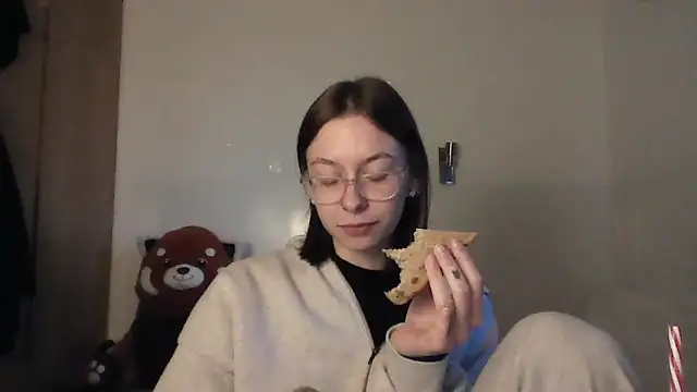 JuicyErika online show from May 14, 7:44 pm