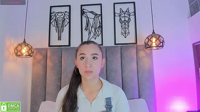 Vanne Queen  online show from April 30, 11:28 am