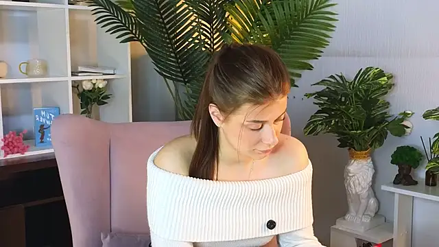 DelaineLindel online show from April 22, 2:02 pm