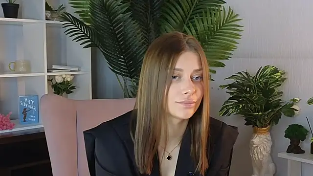 DelaineLindel online show from April 24, 1:46 pm