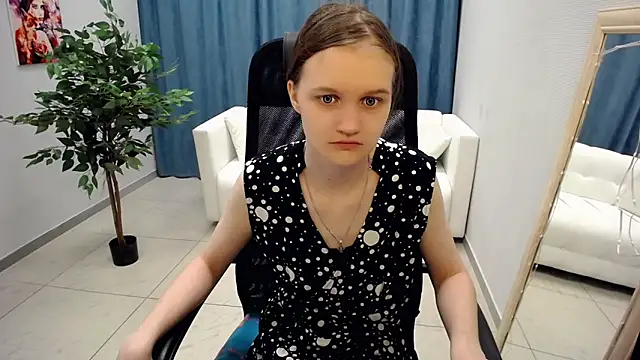  donnaSia  online show from May 26, 10:46 am