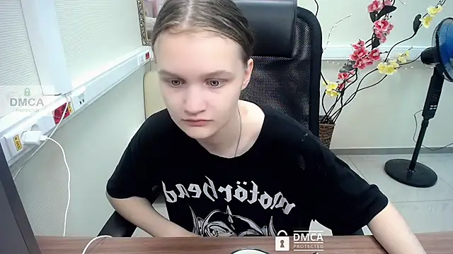  donnaSia  online show from July 17, 10:12 am