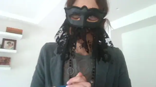 HelenTiAscolta online show from May 12, 11:05 am