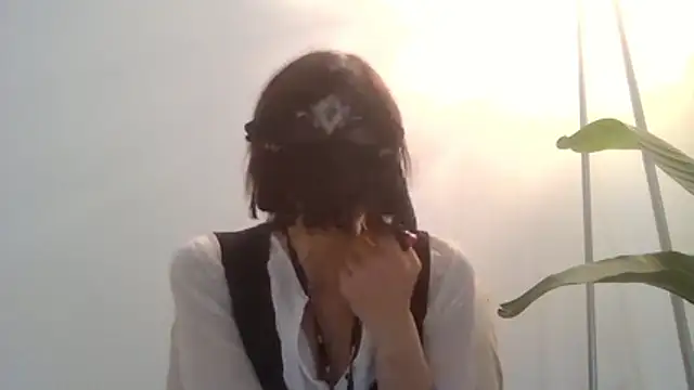HelenTiAscolta online show from May 6, 1:26 pm