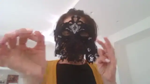 HelenTiAscolta online show from May 25, 3:11 pm