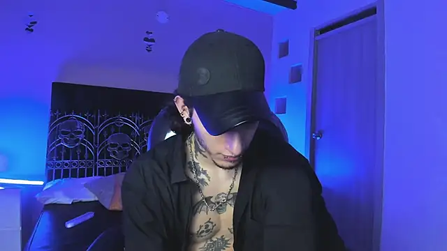Vergil Noir  online show from April 24, 4:03 am