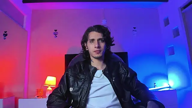 Vergil Noir  online show from May 6, 4:38 am
