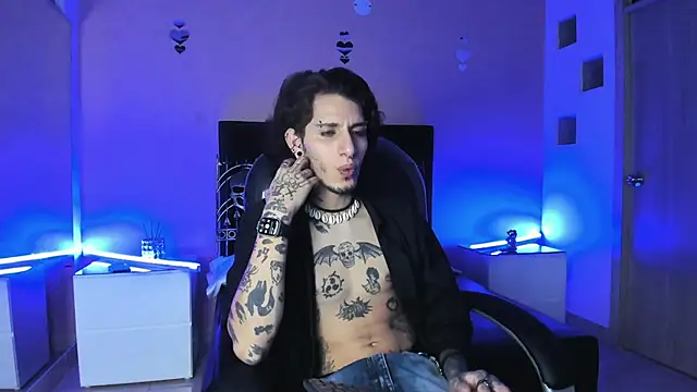 Vergil Noir  online show from April 23, 5:03 am