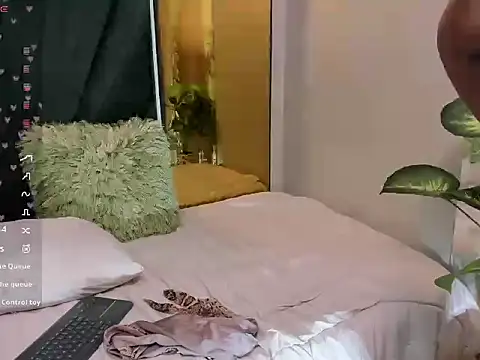 Babyemily18  online show from May 2, 1:38 pm