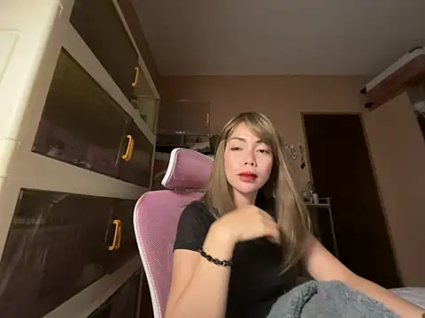 sweet glam online show from July 1, 1:00 pm