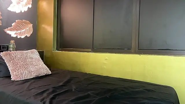 Violett Moonx online show from June 18, 10:15 pm