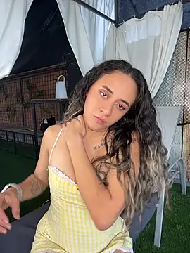 SinSirenXXX online show from May 2, 1:05 pm