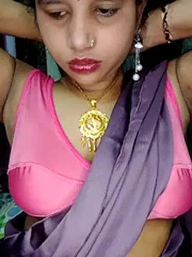 Snapshot of Nigar_Hatun chatting on May 28, 6:58 pm Nigar Hatun online show from May 28, 6:58 pm