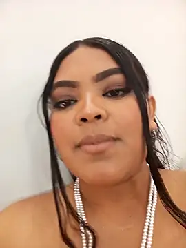 Snapshot of riley_dolly chatting on May 4, 4:38 am riley dolly online show from May 4, 4:38 am