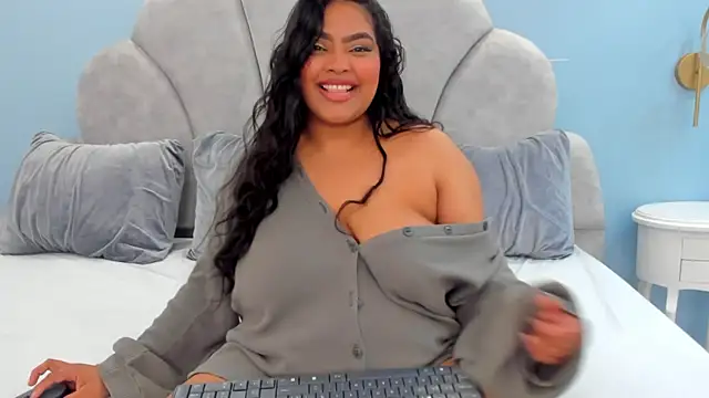 riley dolly online show from July 19, 4:43 am