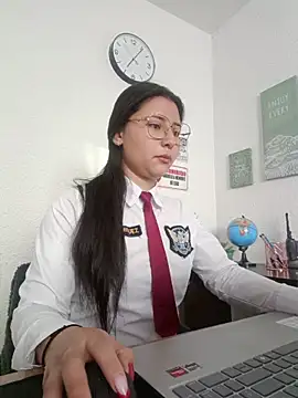 Snapshot of Queen_linda1 chatting on May 9, 12:08 pm Queen linda1 online show from May 9, 12:08 pm