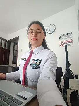 Snapshot of Queen_linda1 chatting on May 29, 1:39 pm Queen linda1 online show from May 29, 1:39 pm