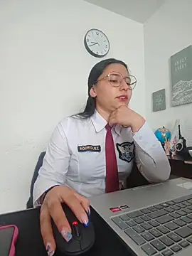 Snapshot of Queen_linda1 chatting on May 26, 1:42 pm Queen linda1 online show from May 26, 1:42 pm