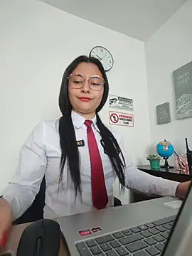 Snapshot of Queen_linda1 chatting on May 11, 2:45 pm Queen linda1 online show from May 11, 2:45 pm