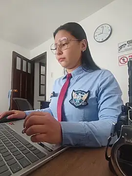 Snapshot of Queen_linda1 chatting on June 1, 2:06 pm Queen linda1 online show from June 1, 2:06 pm