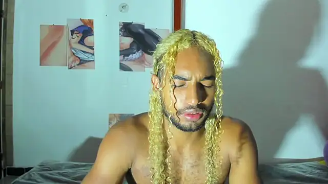 Snapshot of salvatore_amator chatting on May 31, 4:51 am salvatore amator online show from May 31, 4:51 am