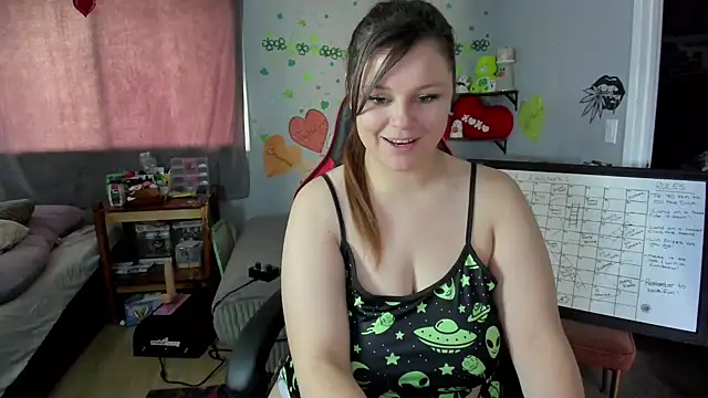 DelilaFields2 online show from May 5, 4:43 pm