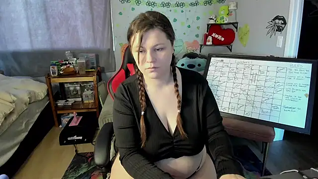 DelilaFields2 online show from May 1, 5:18 pm