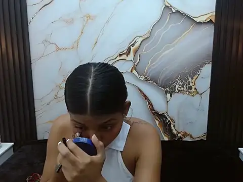 Snapshot of AndreaSerpa chatting on May 15, 6:17 pm AndreaSerpa online show from May 15, 6:17 pm
