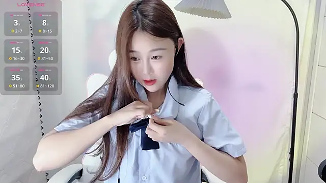 Yangyang-99 online show from April 22, 11:50 am