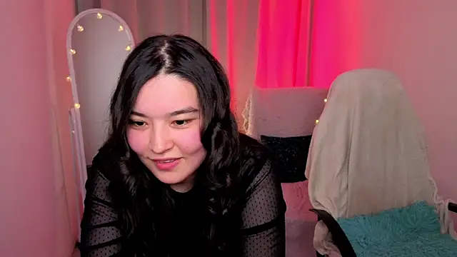 MomoRins online show from May 29, 10:16 pm