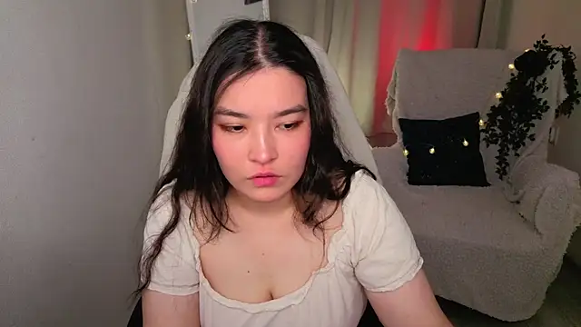 MomoRins online show from May 25, 10:41 pm